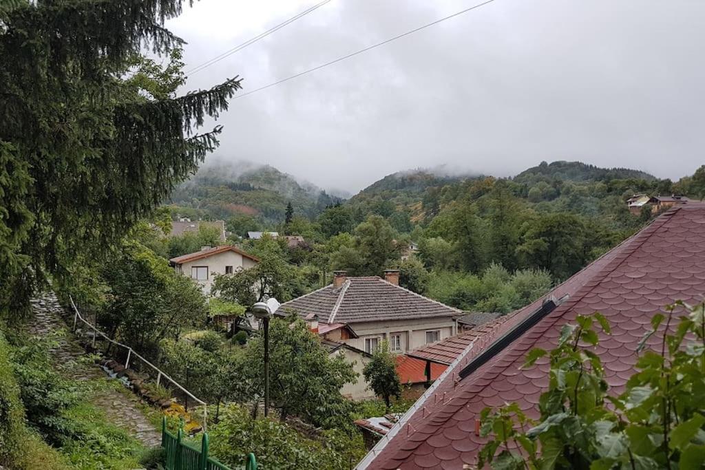 Duvaro Guesthouse Raduil Екстер'єр фото